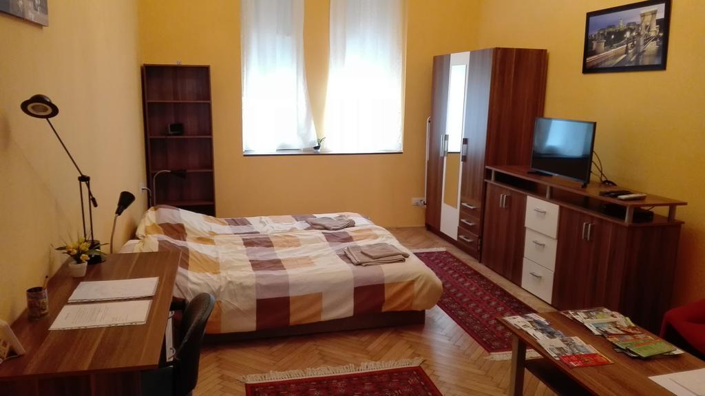 Cute Apartment Close To The Center Budapest Luaran gambar